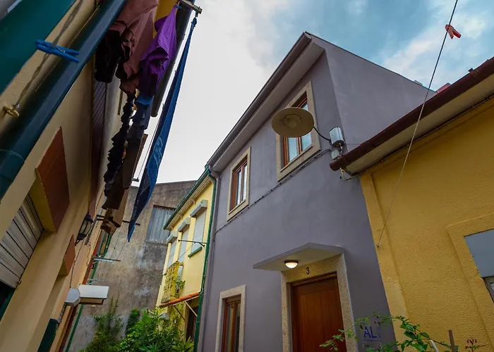 Апартаменты Orm- Fontainhas 01 & 02 *