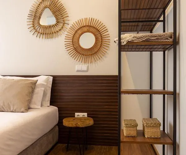 Orm- Fontainhas 01 & 02 Порту