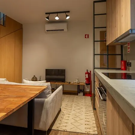 Orm- Fontainhas 01 & 02 Porto