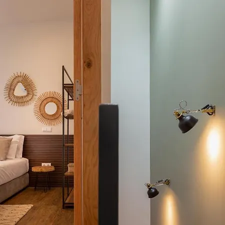 Orm- Fontainhas 01 & 02 Porto