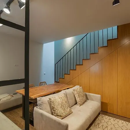 Orm- Fontainhas 01 & 02 Porto