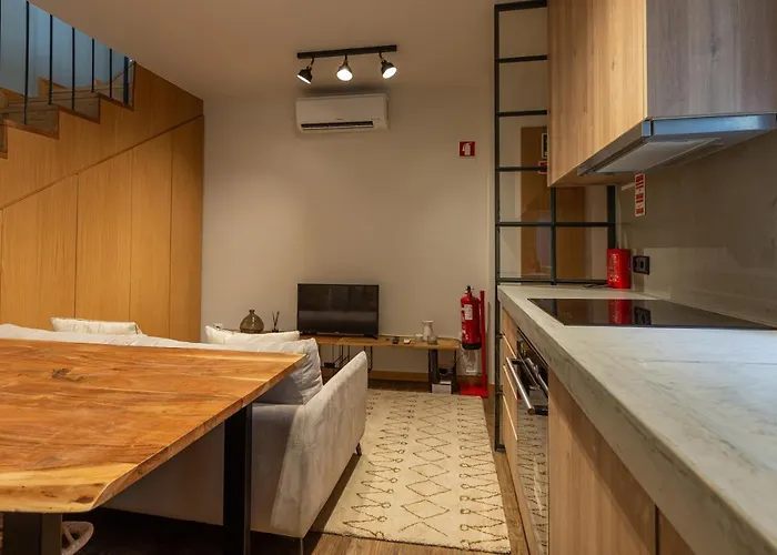 Orm- Fontainhas 01 & 02 Porto