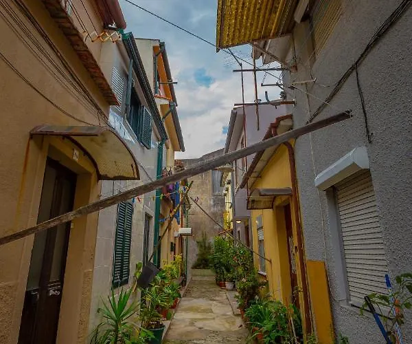 Orm- Fontainhas 01 & 02 Porto